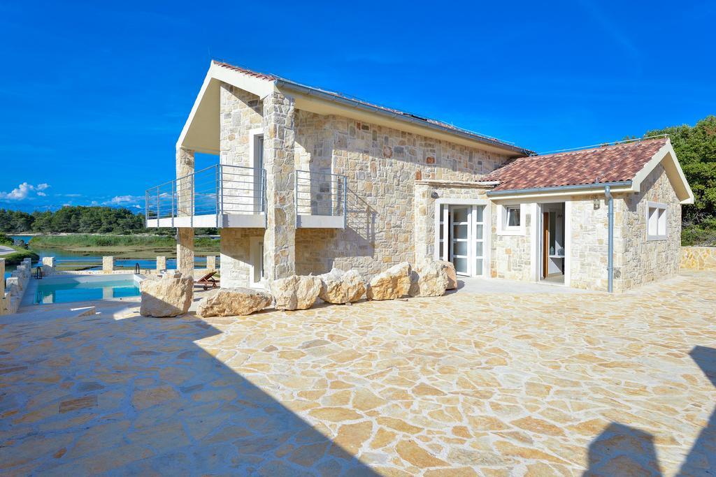 Amazing Villa Ele Затон Экстерьер фото